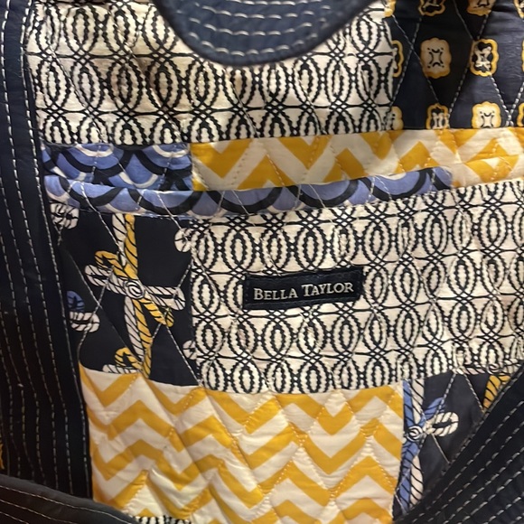 Bella Taylor Quilted Bag - Picture 2 of 6